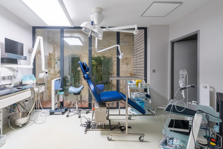 Équipements de la salle de soins
